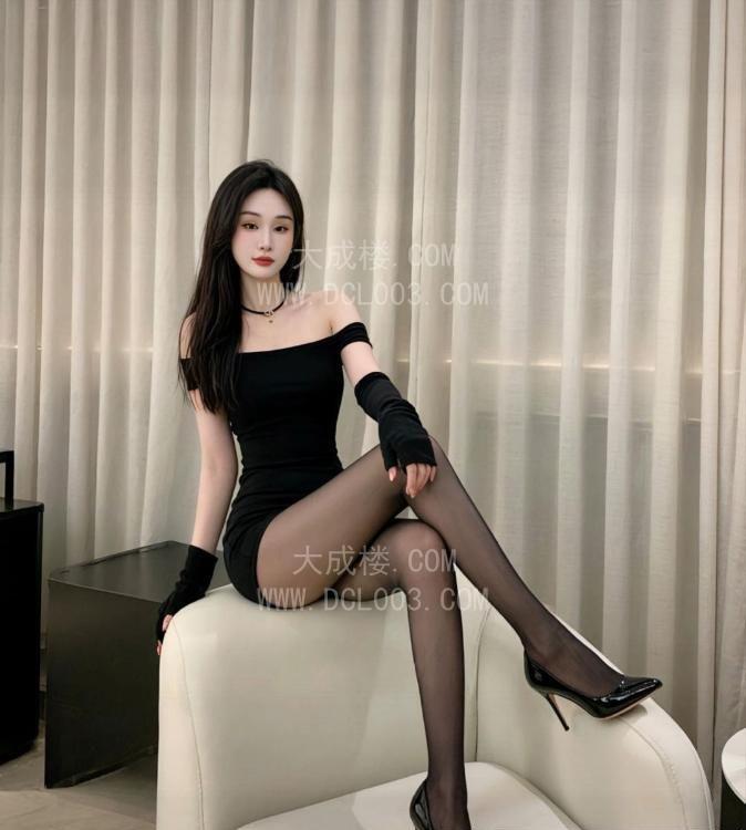 福田性感身材高挑颜值左左