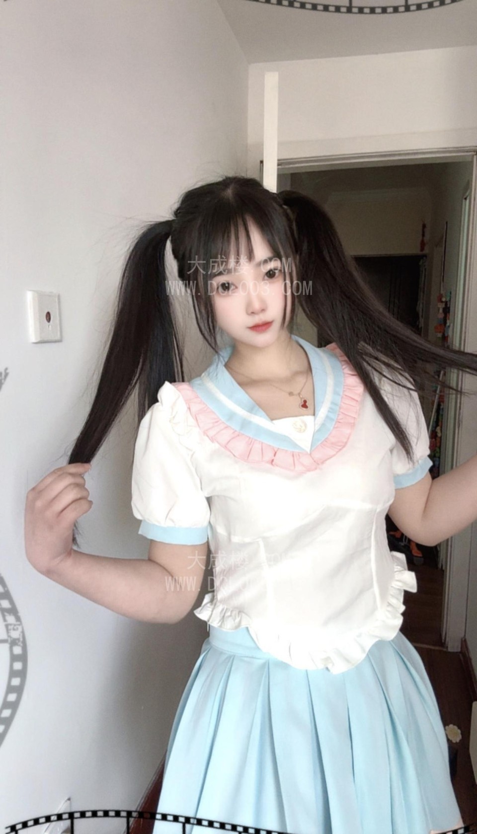 闵行双马尾小萝莉