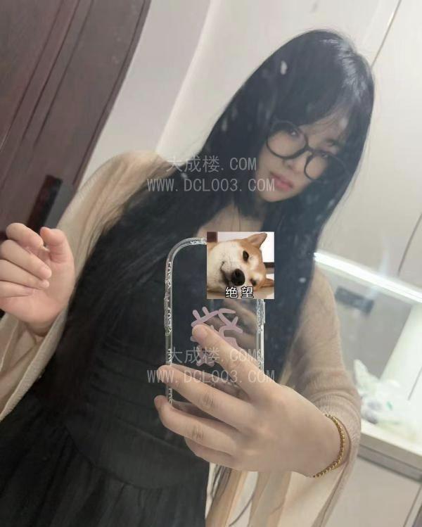 微胖天花板小月亮