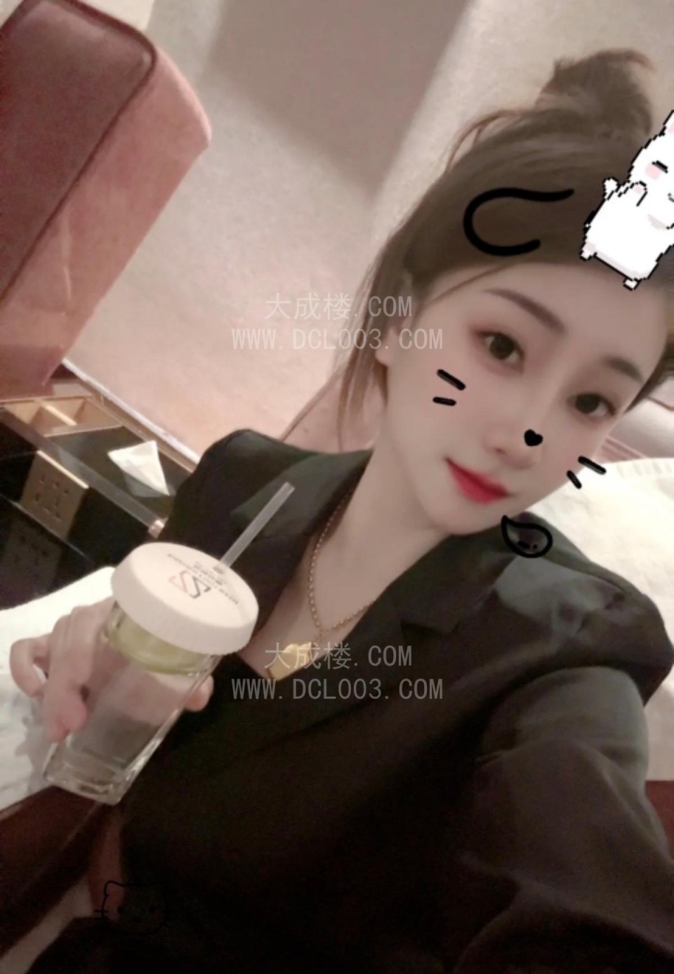 南山清纯小美女