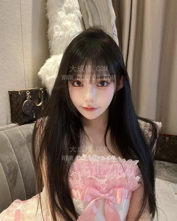福州口活很好美乳小姐姐