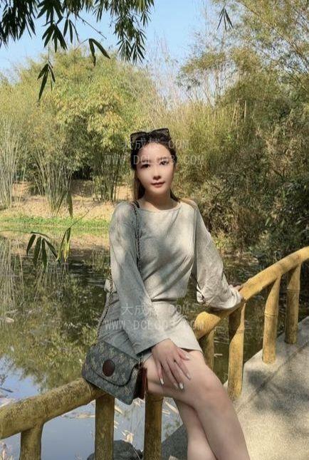越秀轻熟大胸泡芙姐