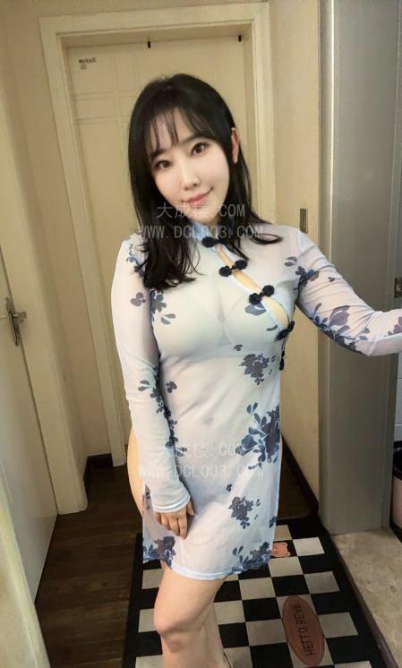 江北观音桥翘臀美女