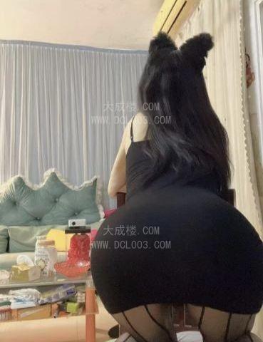 海珠丰臀巨乳角色扮演小妈