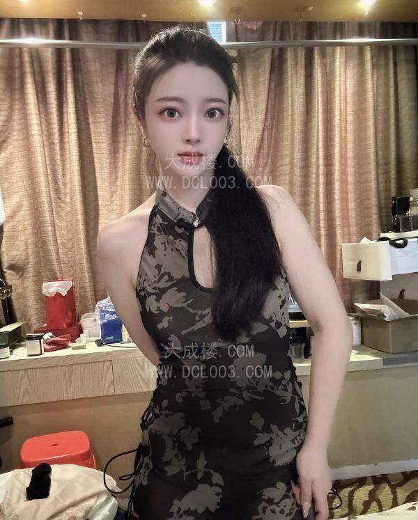 柒柒诱人大奶旗袍