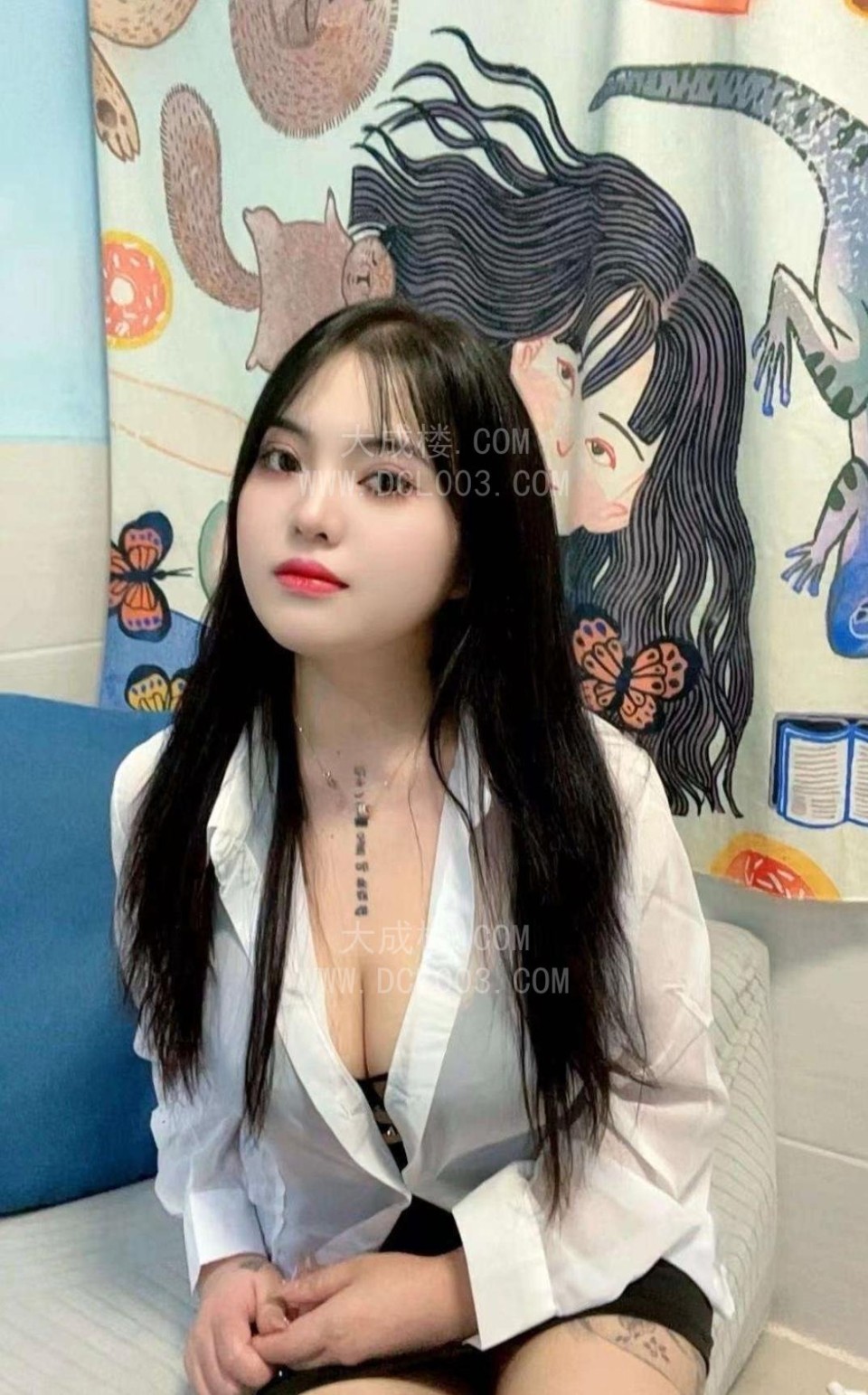 白云大胸小姐姐下海萱萱本人开课