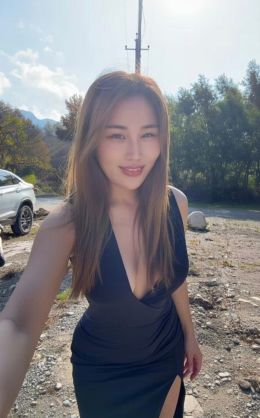 碑林妩媚少妇