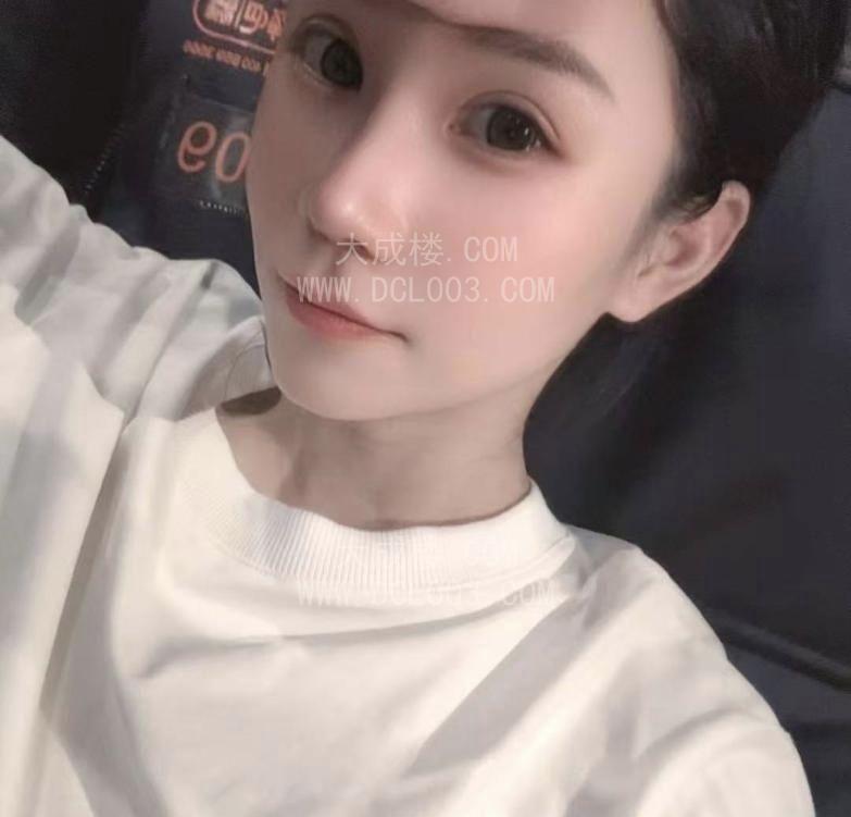 小个子骚妹