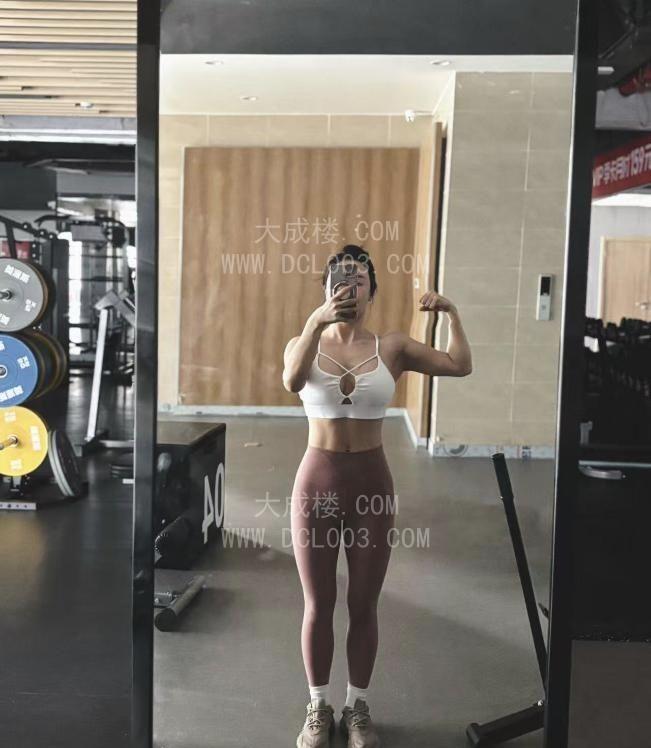 粉乳健身教练
